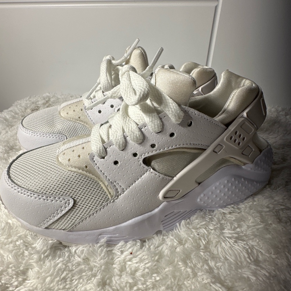 Nike Huarache Run GS Boys Whiteout White / Platinum Running Sneakers